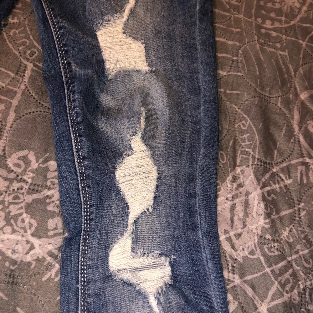 Distressed jeans - Picture 6 of 6